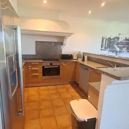 Villa Avec Apercu Et Piscine Privee