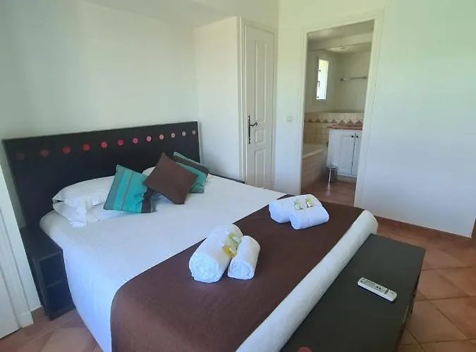 Villa Avec Apercu Et Piscine Privee *